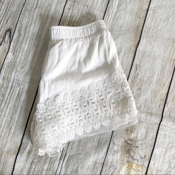 JOA White Short Lace Details Size S - Picture 3 of 8